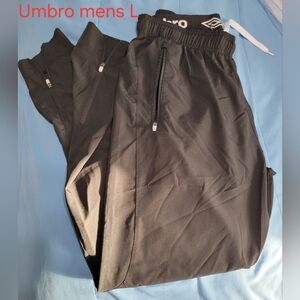 Umbro Black Men’s Zip Pocket Jogger Sweatpants